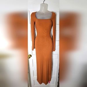 Pumiey Bodycon Maxi BNWT Size Med Camel